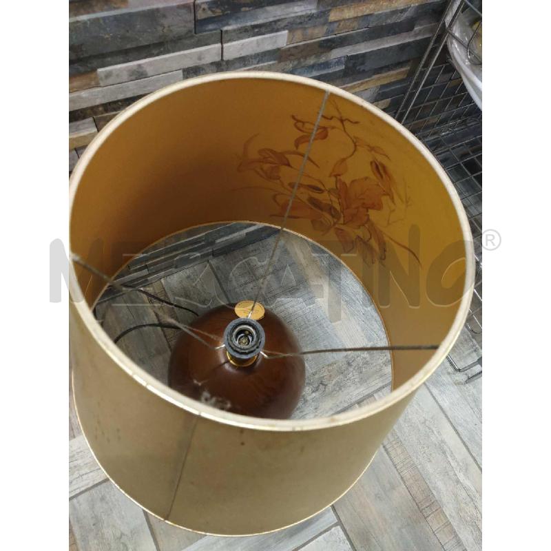 LAMPADA DA TAVOLA BASE LEGNO NOCE E PARALUME PARGAMENA | Mercatino dell'Usato Settimo torinese 2