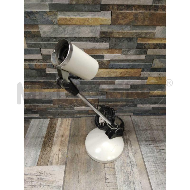 LAMPADA DA TAVOLO BIANCO E NERO CON BASE METALLO | Mercatino dell'Usato Settimo torinese 2