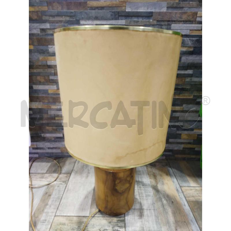 LAMPADA DA TAVOLO VINTAGE CON BASE ROTONDA IN LEGNO ANNI 70 | Mercatino dell'Usato Settimo torinese 1