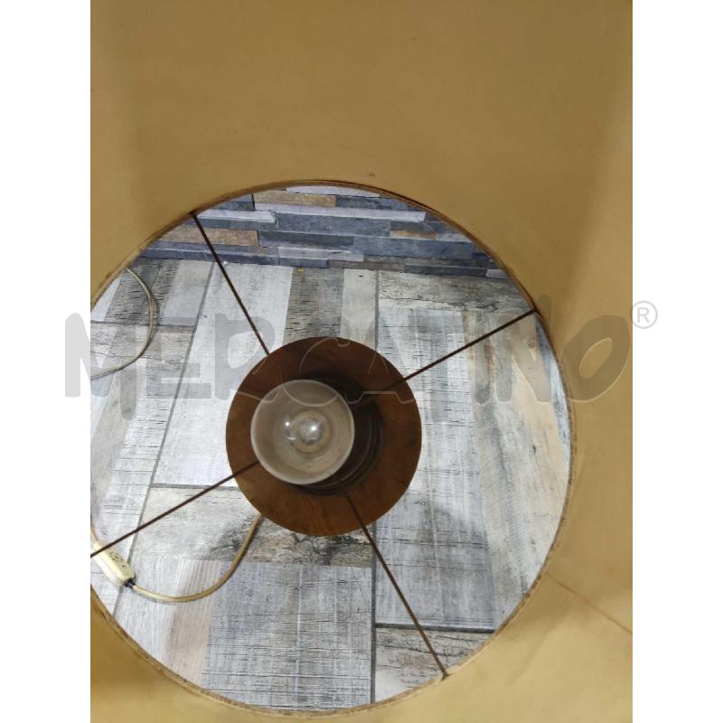 LAMPADA DA TAVOLO VINTAGE CON BASE ROTONDA IN LEGNO ANNI 70 | Mercatino dell'Usato Settimo torinese 3