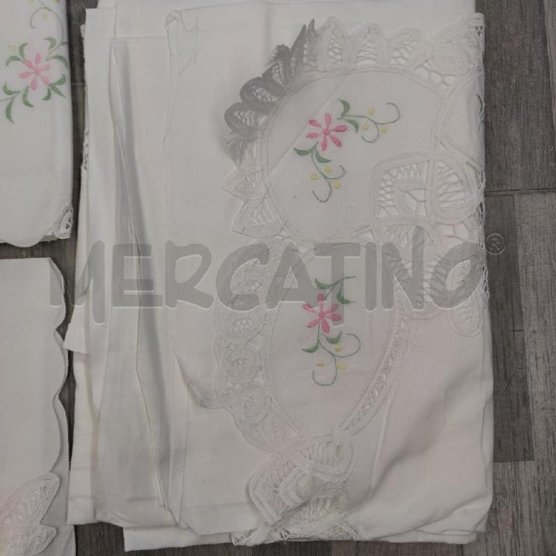 LENZUOLO SOPRA+2 FEDERE BIANCO RICAMO FIORE ROSA | Mercatino dell'Usato Settimo torinese 3