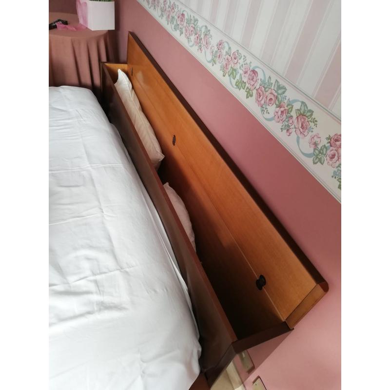 LETTO LEGNO CONTENITORE CON CUSCINI  | Mercatino dell'Usato Settimo torinese 2