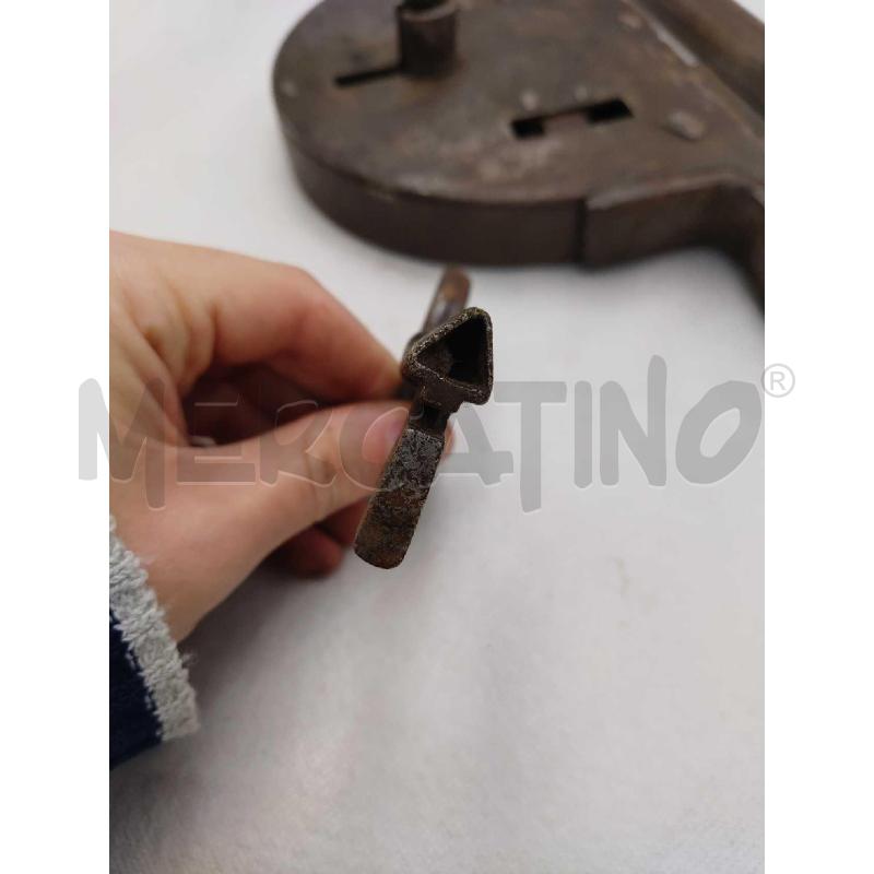 LUCCHETTO 900 ANTICO CON CHIAVE TRIANGOLARE  | Mercatino dell'Usato Settimo torinese 3