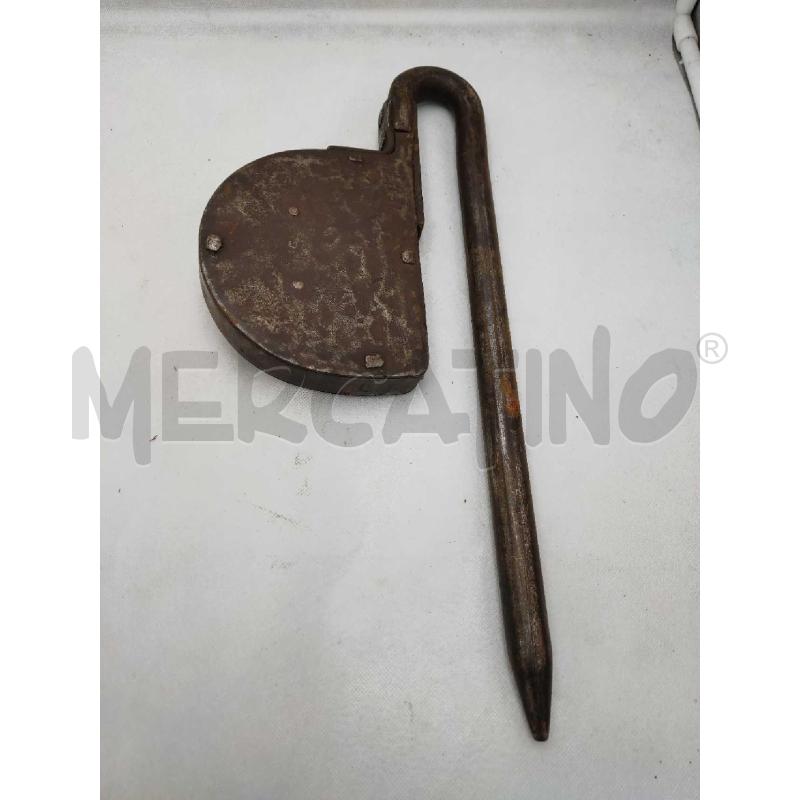 LUCCHETTO 900 ANTICO CON CHIAVE TRIANGOLARE  | Mercatino dell'Usato Settimo torinese 4