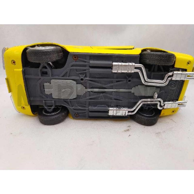 MODELLINO AUTO FERRARI GIALLA  | Mercatino dell'Usato Settimo torinese 3