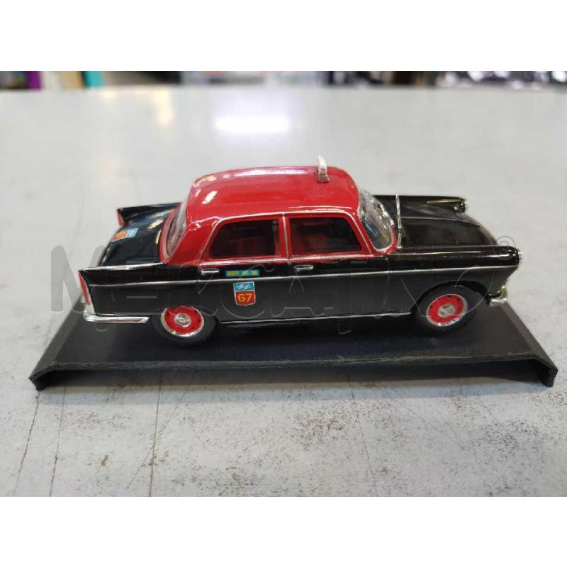 MODELLINO TAXI PEUGEOT 404 PARIS 1962 | Mercatino dell'Usato Settimo torinese 2