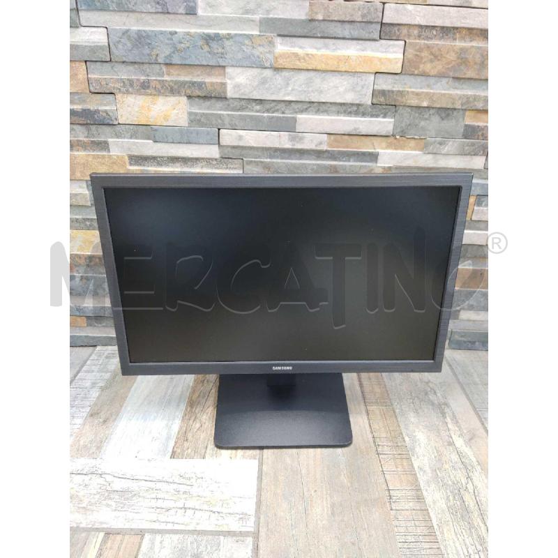MONITOR SAMSUNG ESSENTIAL MONITOR S33A DIMENSIONI 47 CM FUNZIONANTE | Mercatino dell'Usato Settimo torinese 1