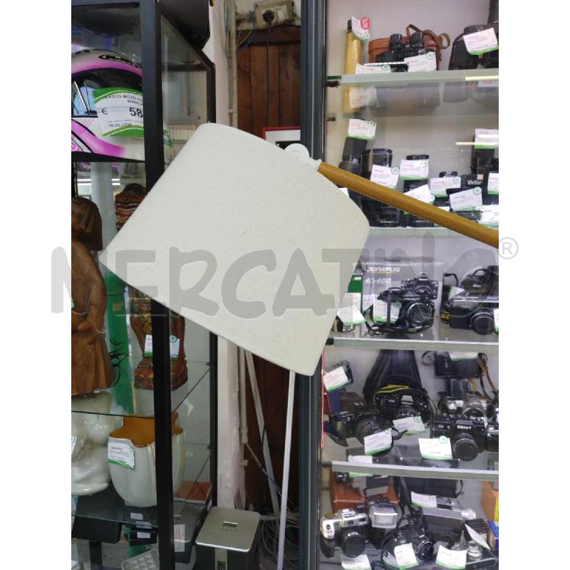 PIANTANA METALLO BIANCA CON PARALUME TESSUTO | Mercatino dell'Usato Settimo torinese 2
