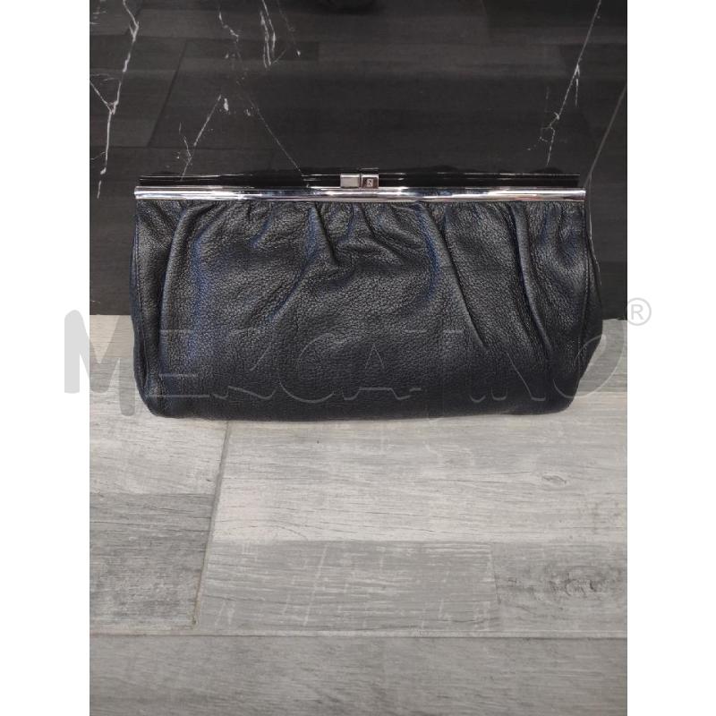 POCHETTE/CLUTCH FENDI PELLE MARTELLATA NERA | Mercatino dell'Usato Settimo torinese 1