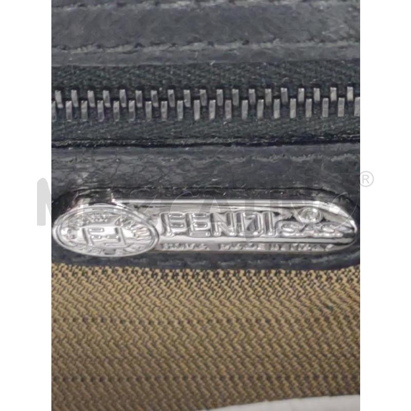 POCHETTE/CLUTCH FENDI PELLE MARTELLATA NERA | Mercatino dell'Usato Settimo torinese 5
