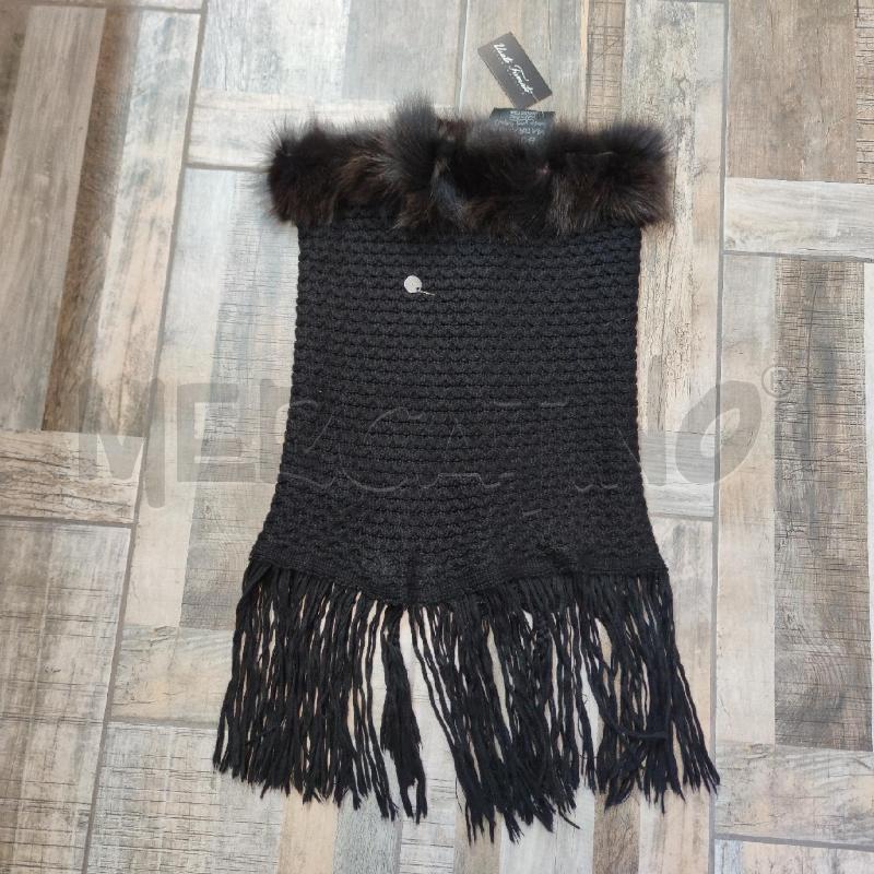PONCHO DONNA ANNARITA N NERO LANA BORDO PELO | Mercatino dell'Usato Settimo torinese 1