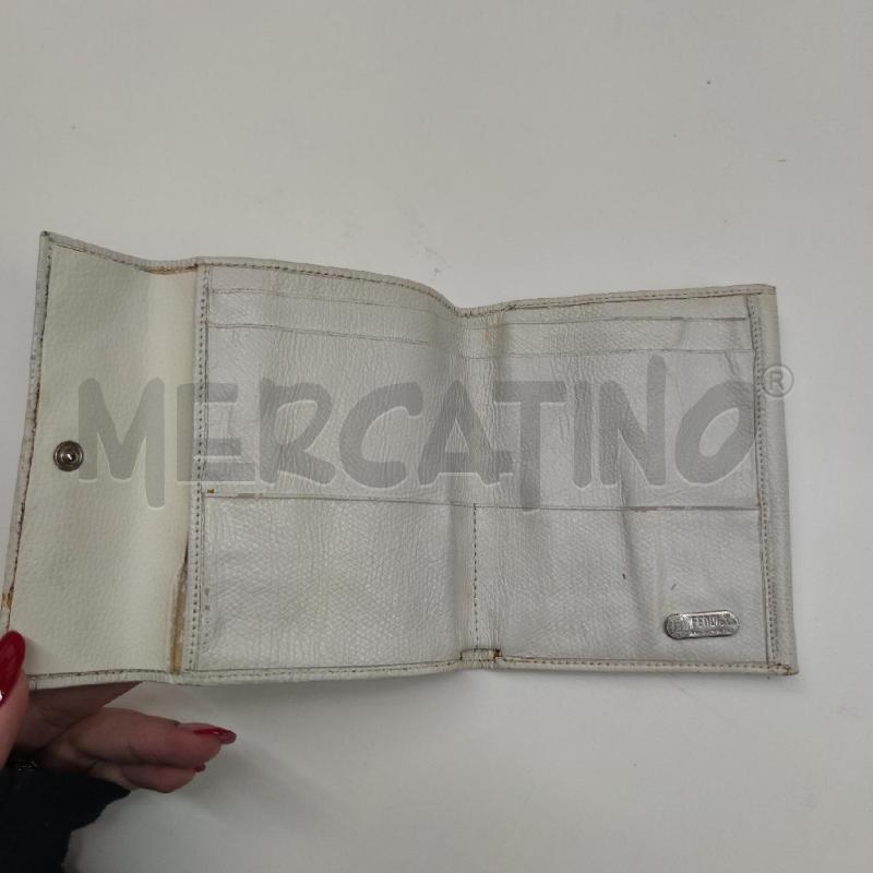 PORTA FOGLIO FENDI PANNA TESSUTO PARTI PELLE MARTELLATA | Mercatino dell'Usato Settimo torinese 3