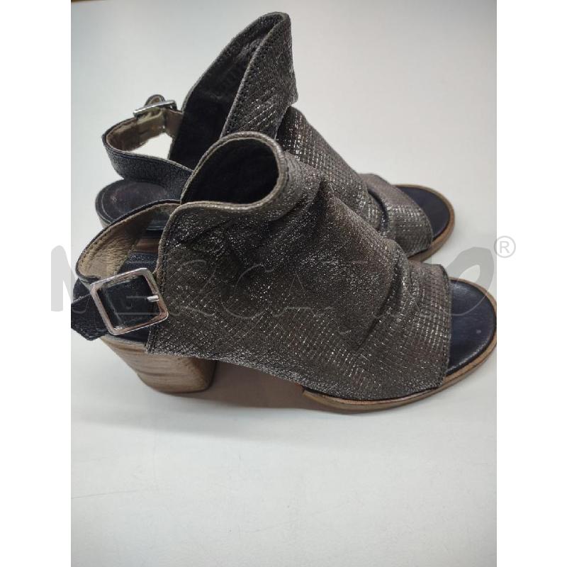 SANDALI CON TACCO PELLE DEICOLLI FASCIA QUADRETTATA | Mercatino dell'Usato Settimo torinese 2