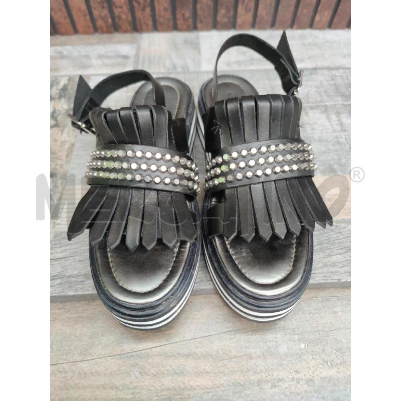 SANDALI DONNA SOLDINI PELLE NERI FRANGE BORCHIE | Mercatino dell'Usato Settimo torinese 1