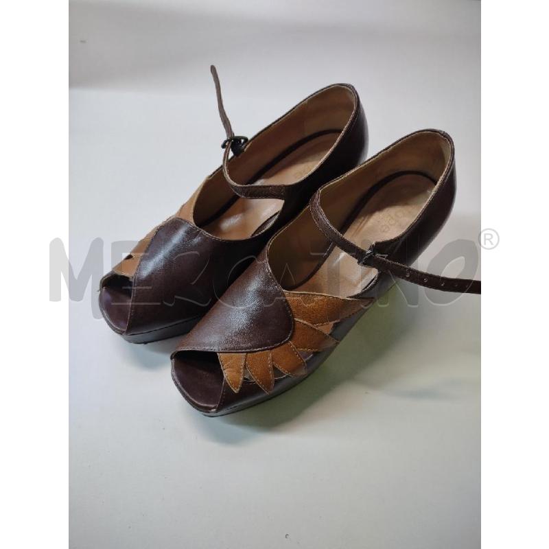 SCARPE CON TACCO MARRONE PELLE MARRONE FIORE BISCOTTO | Mercatino dell'Usato Settimo torinese 1