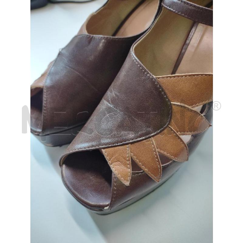 SCARPE CON TACCO MARRONE PELLE MARRONE FIORE BISCOTTO | Mercatino dell'Usato Settimo torinese 3