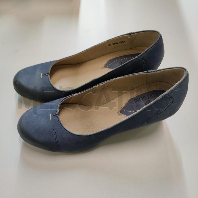 SCARPE DONNA CON TACCHETTO BERTOLINI AZZURRO POLVERE  | Mercatino dell'Usato Settimo torinese 1