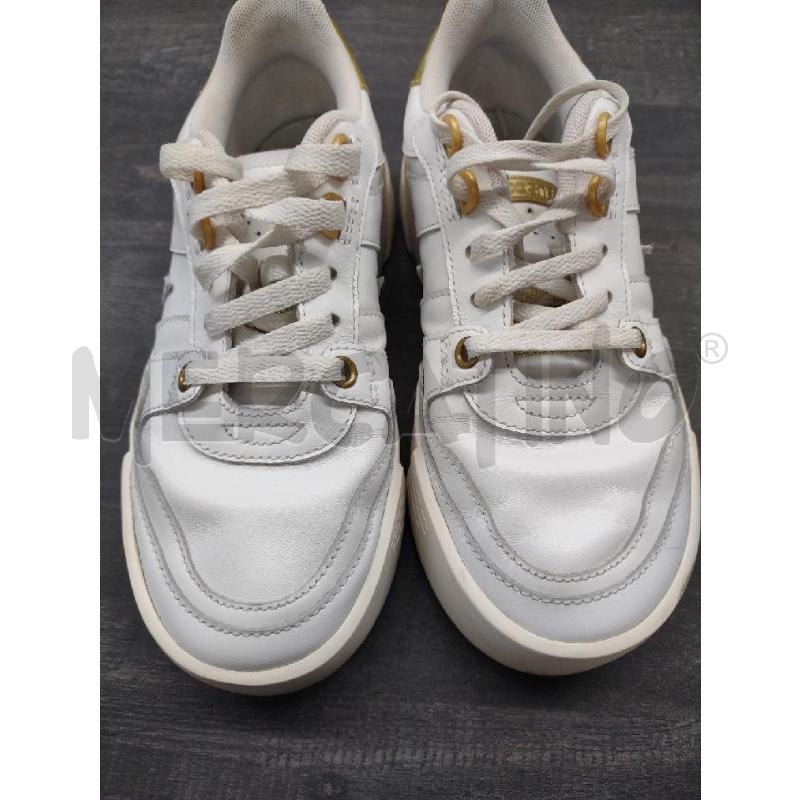 SCARPE RAGAZZA BIANCHE LACOSTE PARTE ORO | Mercatino dell'Usato Settimo torinese 4