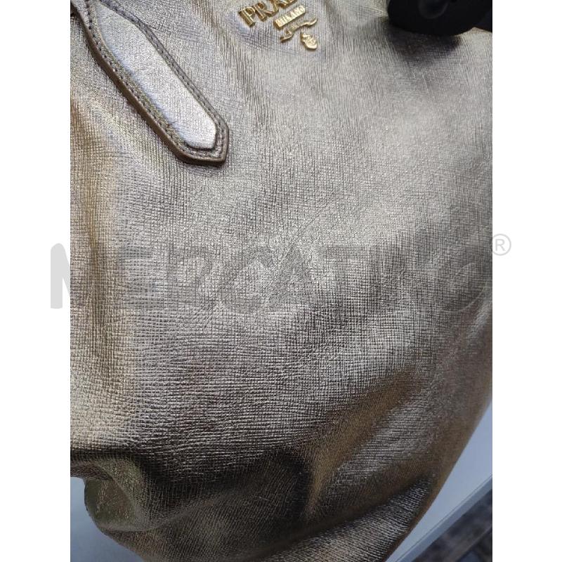 SHOPPER PRADA PELLE SAFFIANO ORO  | Mercatino dell'Usato Settimo torinese 4