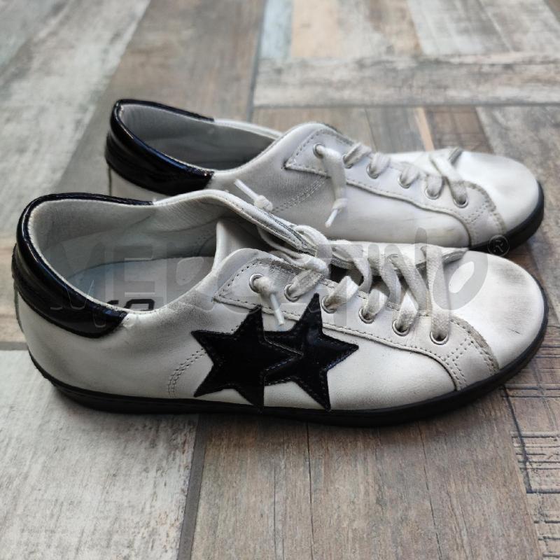 SNEAKERS DONNA 2 STAR BIANCHE NERE PELLE  | Mercatino dell'Usato Settimo torinese 1