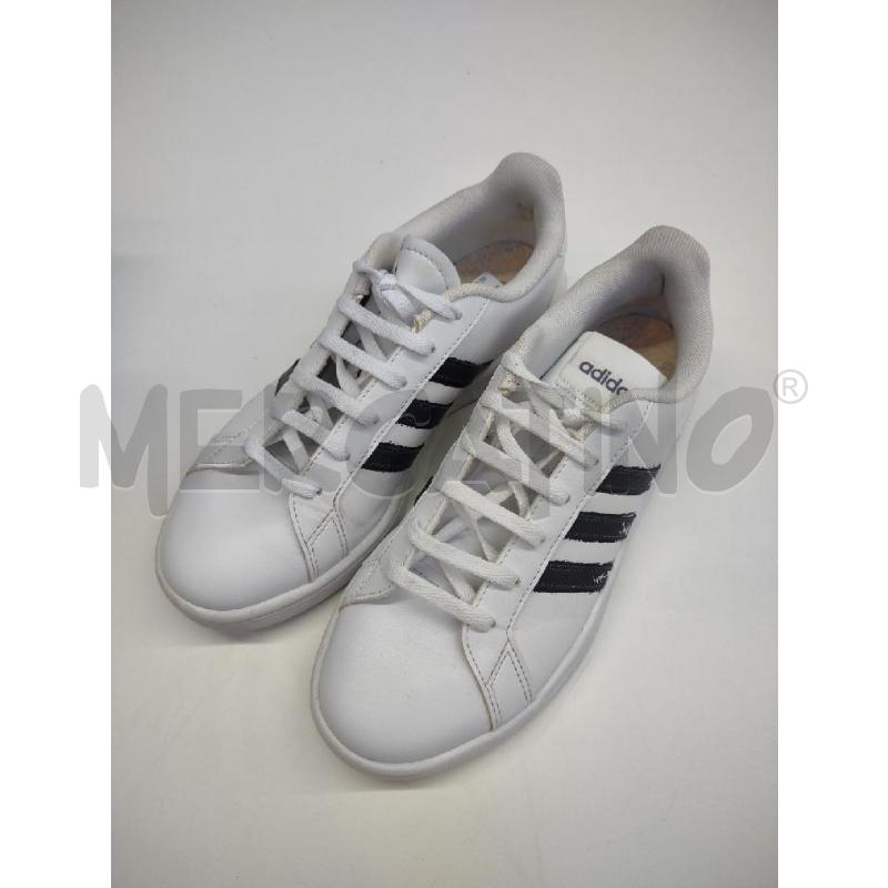 SNEAKERS DONNA ADIDAS BIANCHE BANDE SCHIZZI BIANCHI | Mercatino dell'Usato Settimo torinese 1