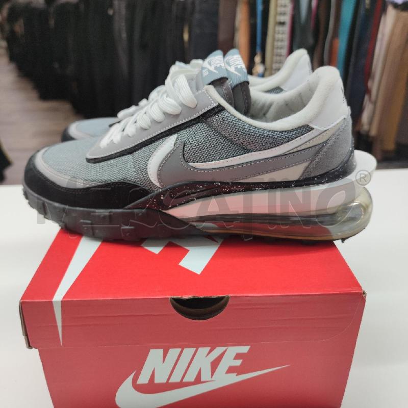 SNEAKERS UOMO NIKE X SACAI GRIGIE NERE | Mercatino dell'Usato Settimo torinese 1