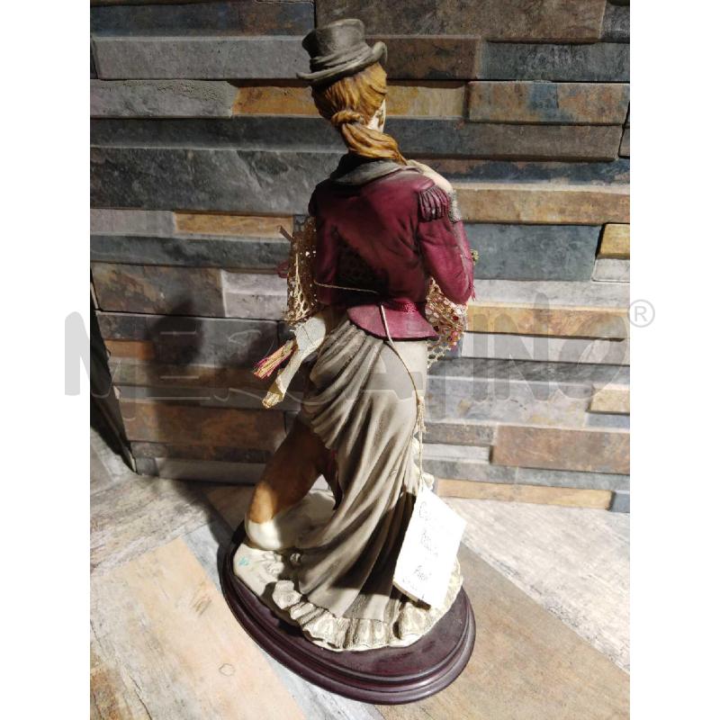STATUA CAPODIMONTE BERGER PASCAL SIGNORA CON FIORI E CANE | Mercatino dell'Usato Settimo torinese 5