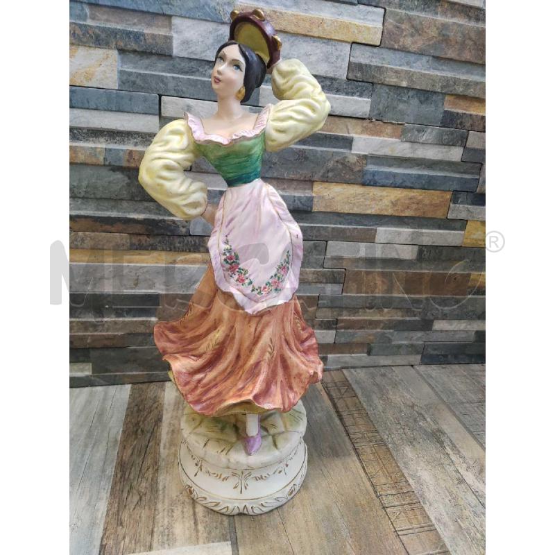 STATUA CERAMICA ARTENOVA NUMERO 27 DAMA CON TAMBURELLO | Mercatino dell'Usato Settimo torinese 1