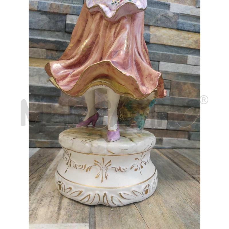 STATUA CERAMICA ARTENOVA NUMERO 27 DAMA CON TAMBURELLO | Mercatino dell'Usato Settimo torinese 2