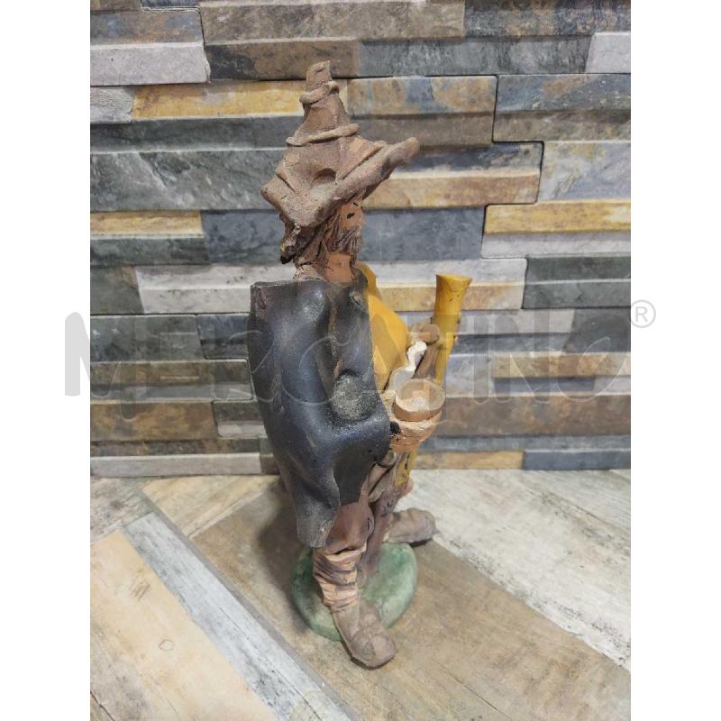 STATUINA COCCIO CACCIATORE CON FUCILE | Mercatino dell'Usato Settimo torinese 2