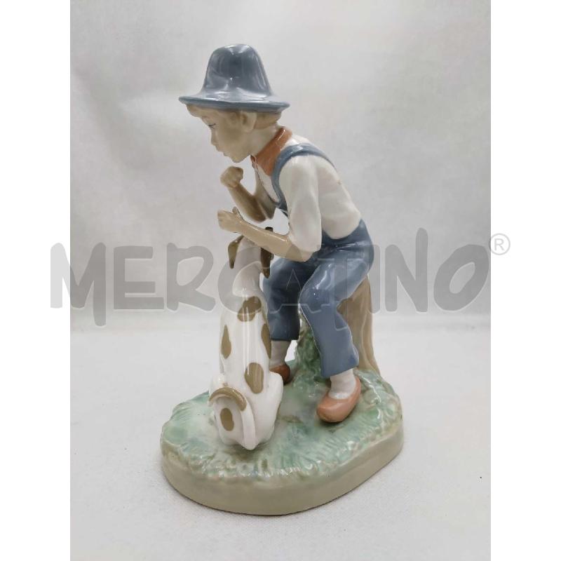 STATUINA D'AVJLA REX VALENCIA RAGAZZO CON CANE  | Mercatino dell'Usato Settimo torinese 2