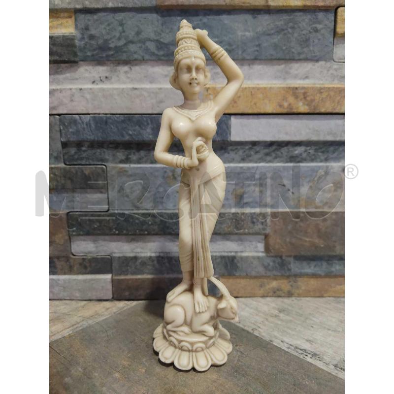 STATUINA ORIENTALE CON SENO IN VISTA | Mercatino dell'Usato Settimo torinese 1