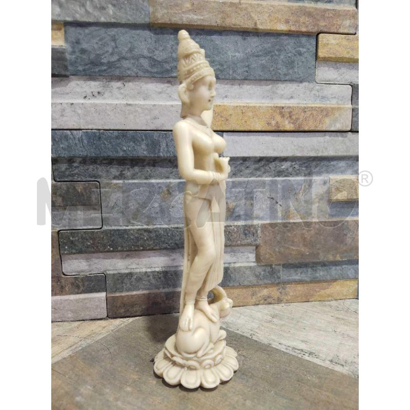 STATUINA ORIENTALE CON SENO IN VISTA | Mercatino dell'Usato Settimo torinese 2