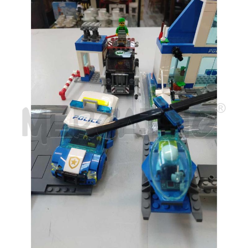STAZIONE DI POLIZIA LEGO COMPLETE  | Mercatino dell'Usato Settimo torinese 2
