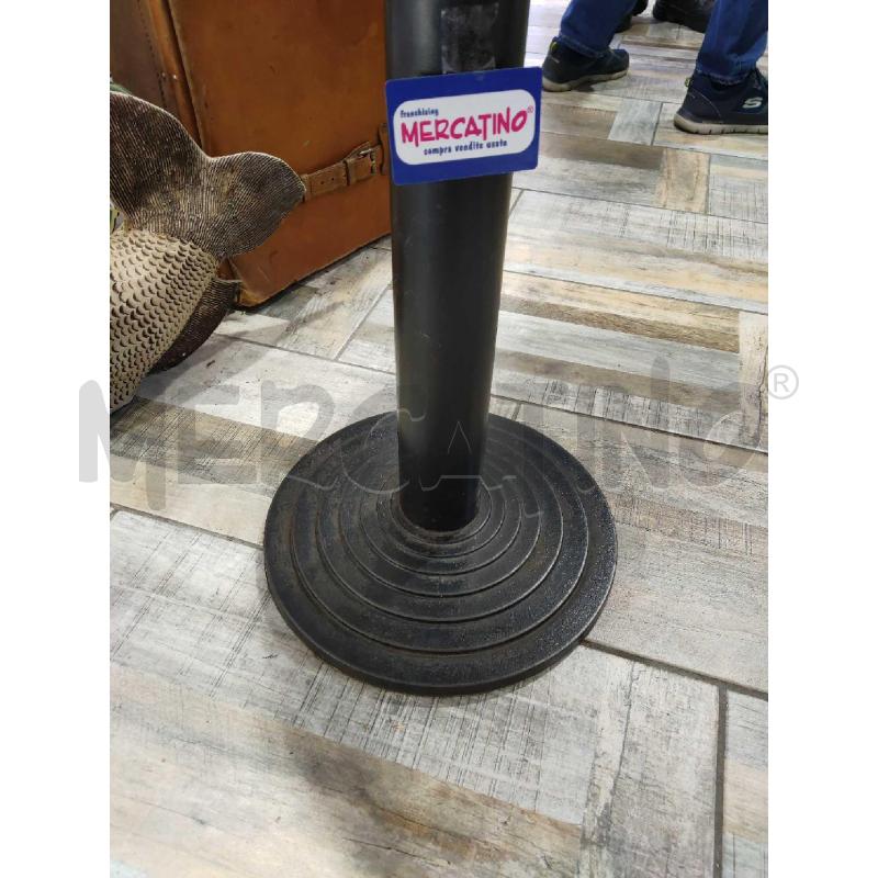 TAVOLINO COLOR MARMO ROTONDO BASE NERA | Mercatino dell'Usato Settimo torinese 3