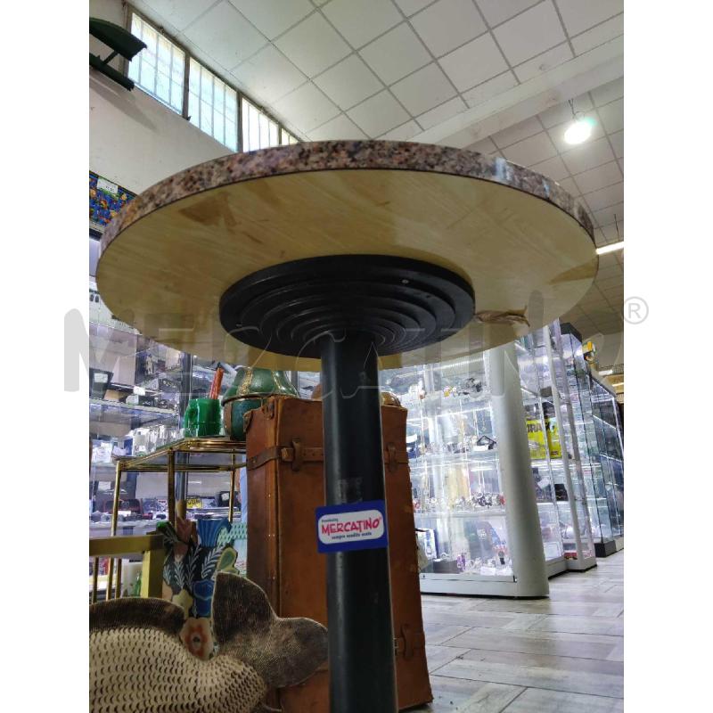TAVOLINO COLOR MARMO ROTONDO BASE NERA | Mercatino dell'Usato Settimo torinese 5