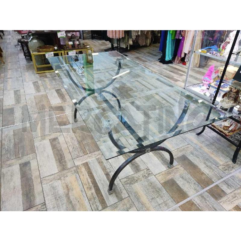 TAVOLO FERRO BATTUTO CRISTALLO DESIGN GAMBE CURVE | Mercatino dell'Usato Settimo torinese 2