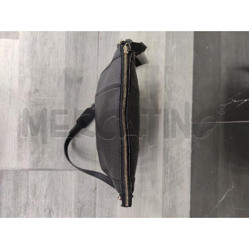 TRACOLLA DONNA EMPORIO ARMANI NERA PELLE MARTELLATA  | Mercatino dell'Usato Settimo torinese 4