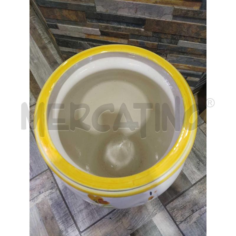 VASO CERAMICA BIANCA CON BORDO GIALLO E FIORI | Mercatino dell'Usato Settimo torinese 2