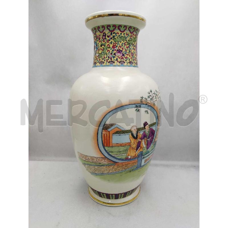 VASO CINESE  CON FIGURE  | Mercatino dell'Usato Settimo torinese 2
