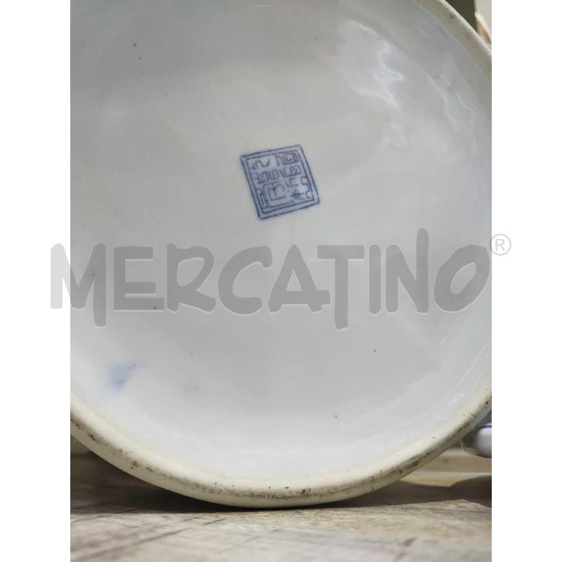 VASO IN PORCELLANA BIANCO CON DIPINTO AZZURRO | Mercatino dell'Usato Settimo torinese 4