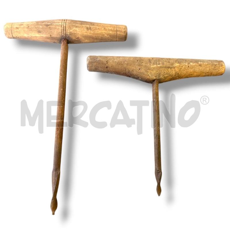 CHIODO VECCHIO COPPIA MANICO LEGNO | Mercatino dell'Usato Rivoli 1
