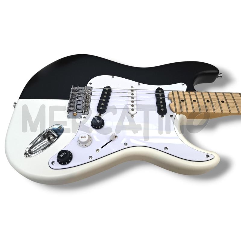 CHITARRA ELETTRICA MOD STRATOCASTER BIANCA NERA | Mercatino dell'Usato Rivoli 3