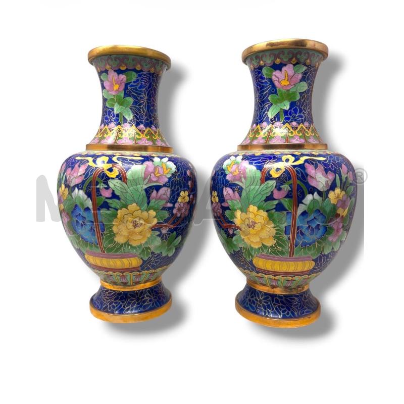 COPPIA VASI CHINA CLOISSONNE MOTIVI FLOREALI FONDO BLU H26 CM   | Mercatino dell'Usato Rivoli 1
