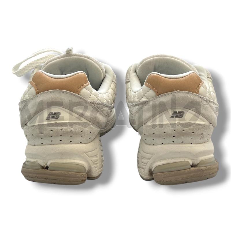 SCARPE DONNA NEW BALANCE BIANCHE 2002R | Mercatino dell'Usato Rivoli 4