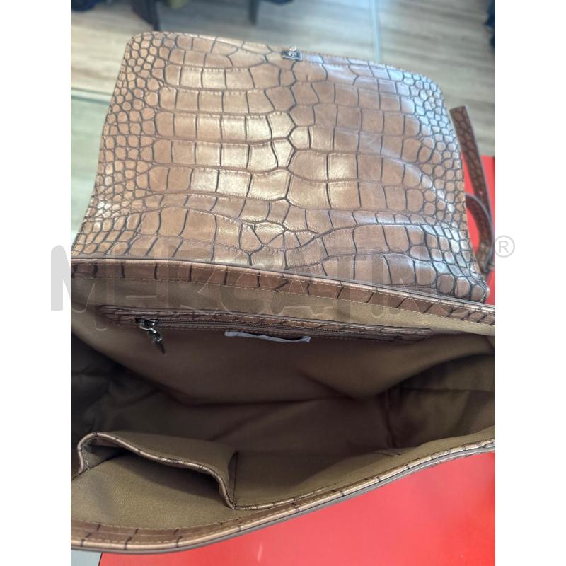 BORSA D CARACTERE MARRONE MARTELLATA | Mercatino dell'Usato Rivarolo canavese 4