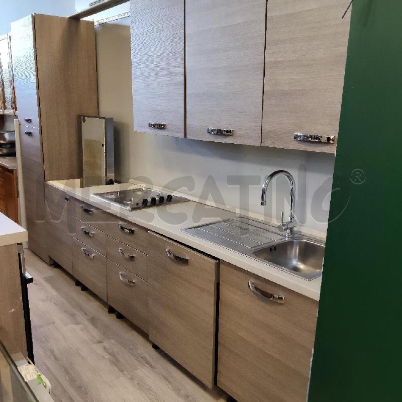 CUCINA CON PENISOLA ANTA COLOR ROVERE GRIGIO | Mercatino dell'Usato Rivarolo canavese 1