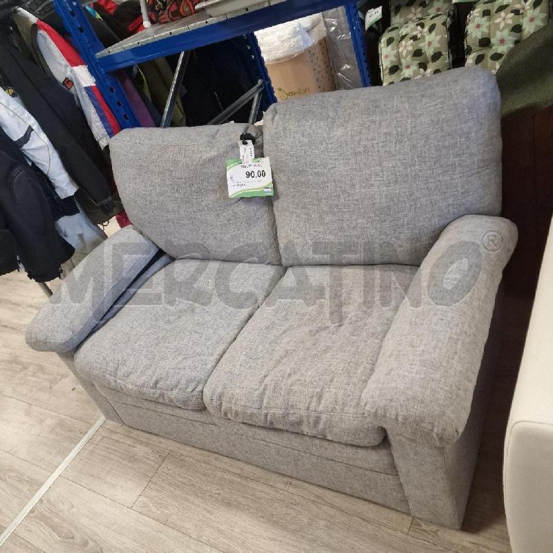 DIVANETTO 2 POSTI TESSUTO GRIGIO | Mercatino dell'Usato Rivarolo canavese 1
