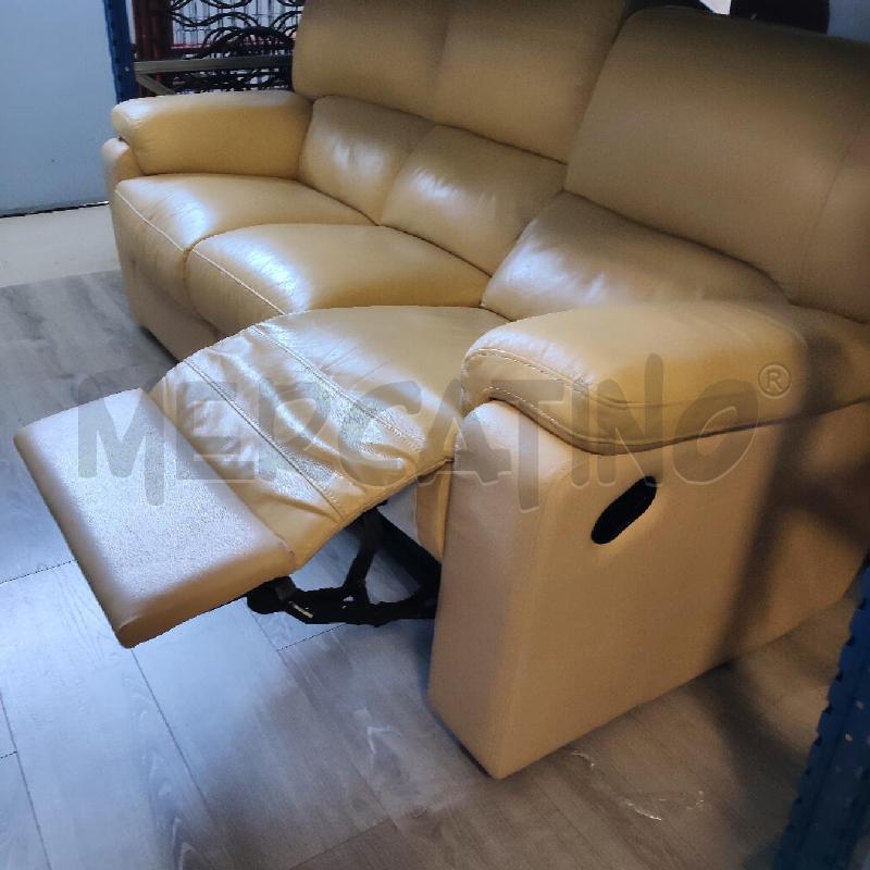 DIVANO 3 POSTI CON RECLINER MANUALI | Mercatino dell'Usato Rivarolo canavese 2