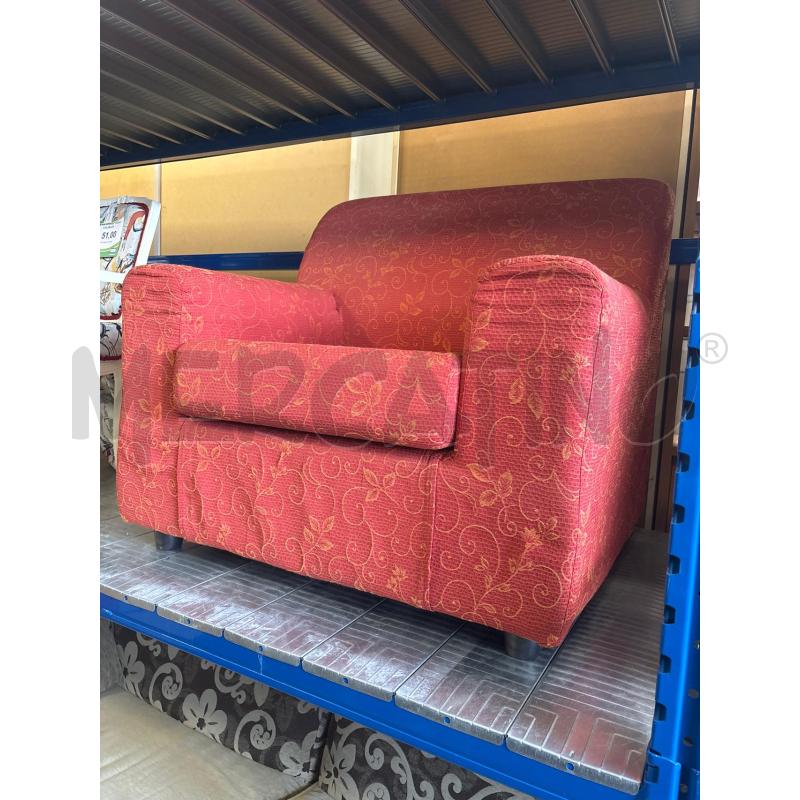 POLTRONA TESSUTO ROSSO | Mercatino dell'Usato Rivarolo canavese 1